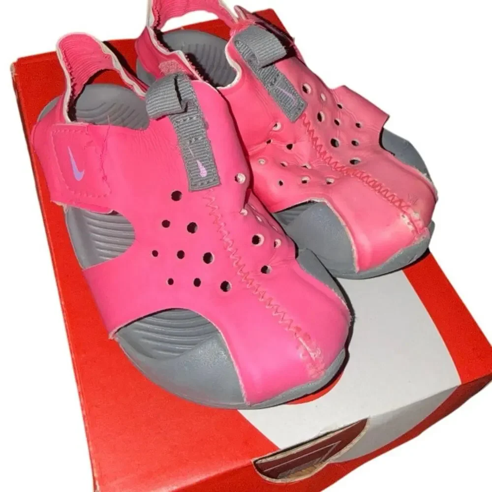 Nike Sunray Water Shoes Sz. 7c  Toddler Pool Beach Vacation Sandals Pink Gray